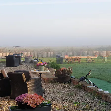 Dom Goscinny Ptaszarnia - Natura-Free Parking Swinemünde