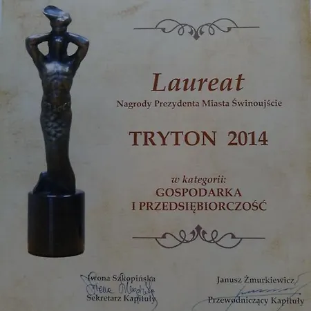 Ptaszarnia - Natura-free Parking 슈비노우이스쳬