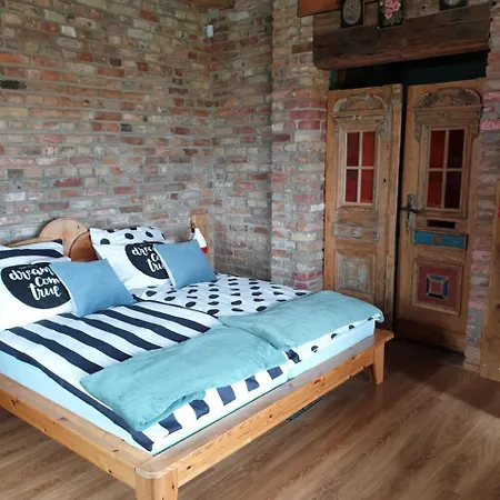 B&B Ptaszarnia - Natura-free Parking 슈비노우이스쳬