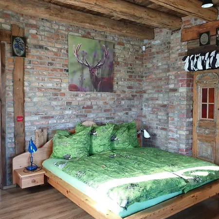 Ptaszarnia - Natura-free Parking 4* 슈비노우이스쳬